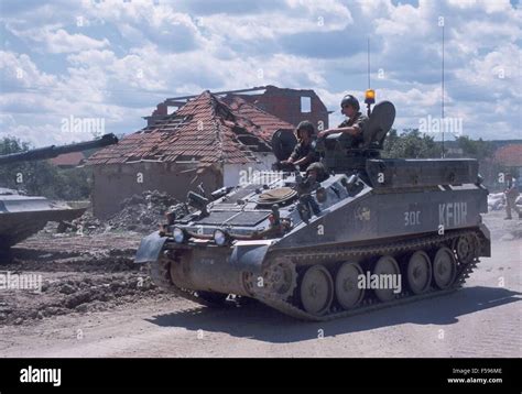 Nato intervention in kosovo july Banque de photographies et dimages à