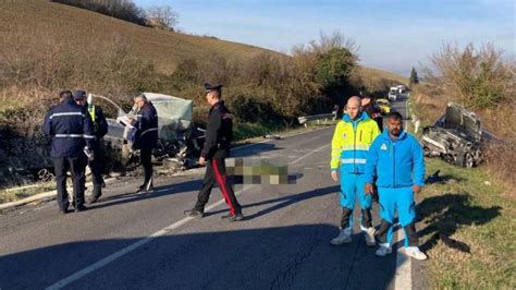 Scontro Mortale A Lajatico Muore Enne Tre Feriti