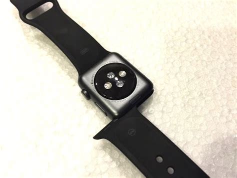 Quick Tip How To Remove Swap Bands On Apple Watch Youtube