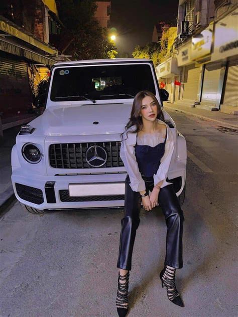 Lưu Đê Ly khoe body bốc lửa khi diện bikini vòng một căng đầy gây chú ý