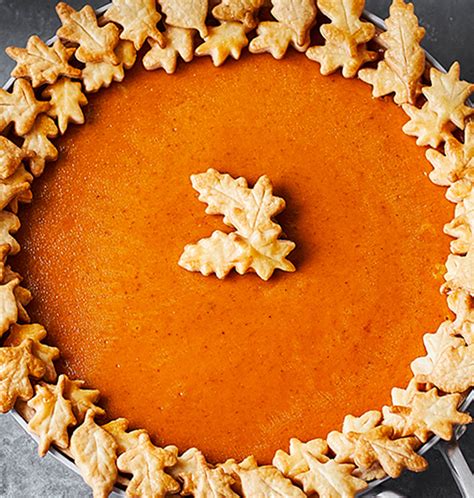 Pumpkin Pie with Fall Leaves Crust | © GreenPan Official Store