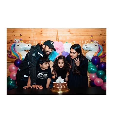 11 photos of Allu Arjun with wife Sneha and children Arha and Ayaan ...