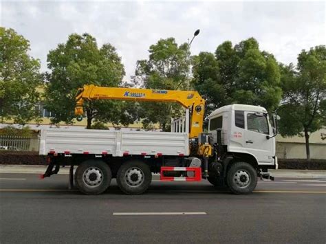 Cina Kualitas Tinggi Ton Telescopic Boom Truck Mounted Crane Produsen