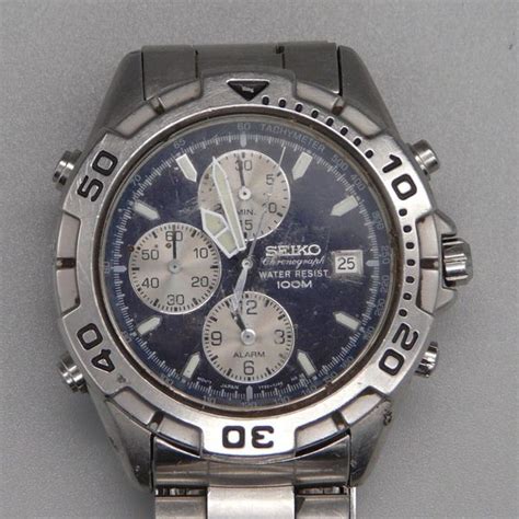 Seiko chronograph watch 7T32-7F70 running but FAULTY | WatchCharts