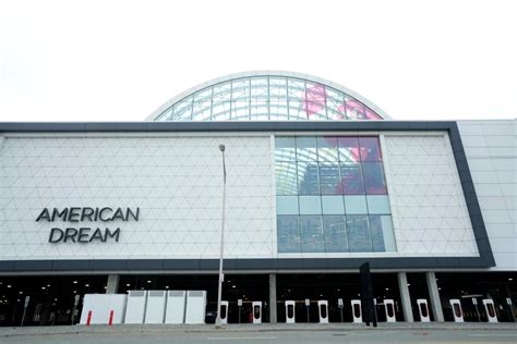 American Dream mall reopened after bomb threat on Black Friday