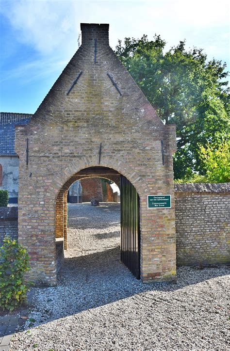 Eethen Heesbeen Protestant Churchyard World War Two Cemeteries A