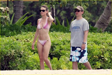 Photo Hilary Swank Pink Bikini Hawaii 07 Photo 2473043 Just Jared