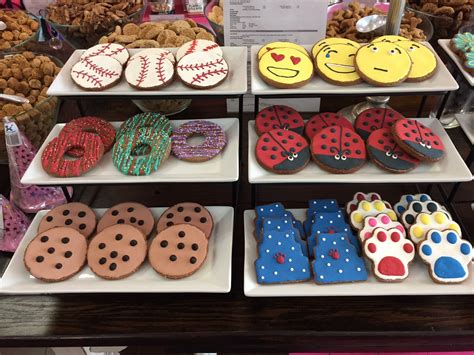 Dog Bakery For Pets - Dog Cakes & Treats In Sugar Land At Woof Gang