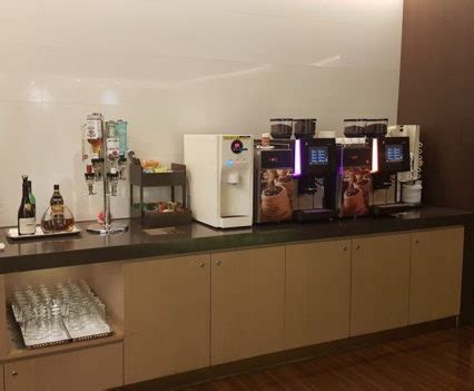 Review: EVA Air Business Class Lounge Taipei - The Infinity & The Star ...