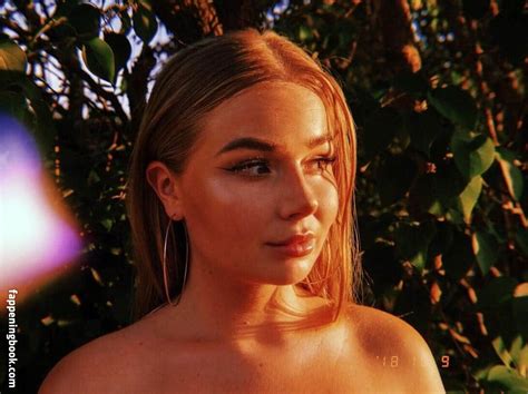 Emmahaggstrom Nude OnlyFans Leaks Fappening FappeningBook