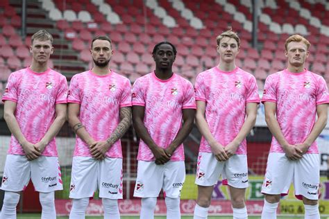 Fc Emmen Maakt In Het Roze Een Muur Tegen Zaadbalkanker Newspower