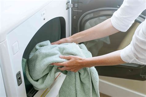 How to Use a Clothes Dryer Correctly