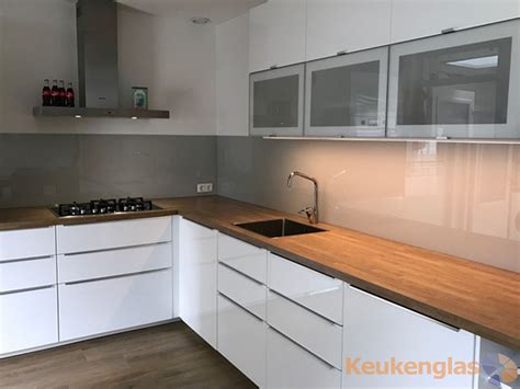 Keuken Achterwand Glas Aardetint Voorbeelden Keukenwanden