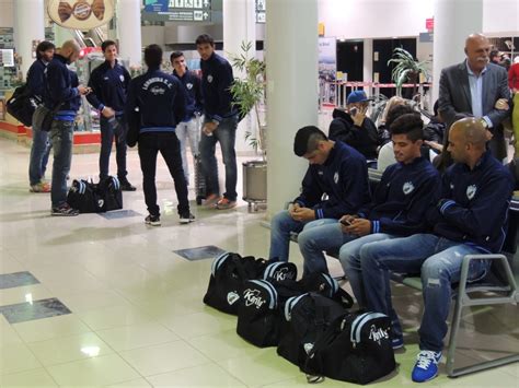 elenco completo Londrina treina para encarar o Pelotas pela Série