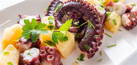 Oktopus Sous vide mit Kartoffeln Polpo e patate Rezept für 4