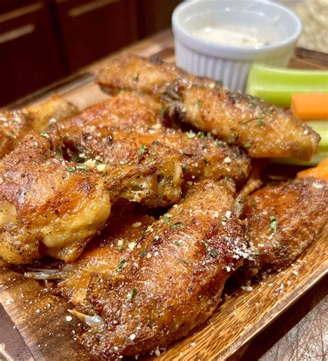 Baked Homemade Chicken Wings | Food Town