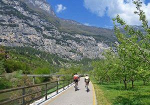 Nella Valle Dei Laghi In Bici Sulla Pista Ciclabile Del Sarca E Del