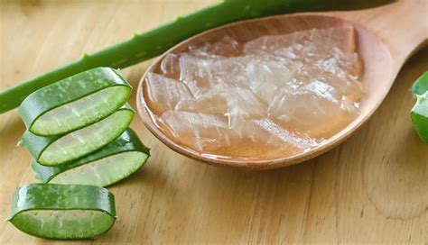 4 Must Try Home Remedies for Skin Peeling - lifeberrys.com