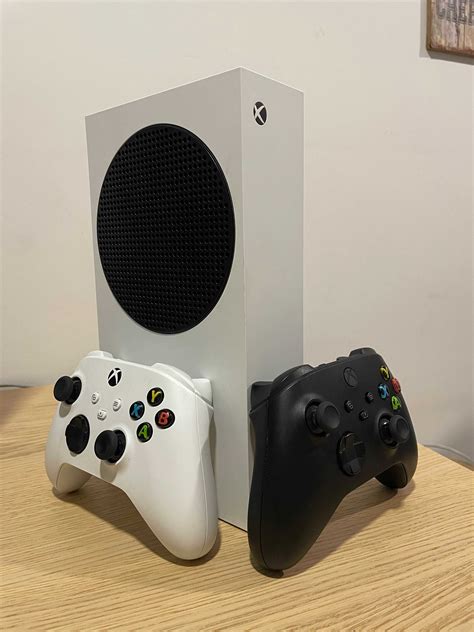 Xbox Series S Dois Comandos Vila Nova De Famalic O E Calend Rio Olx