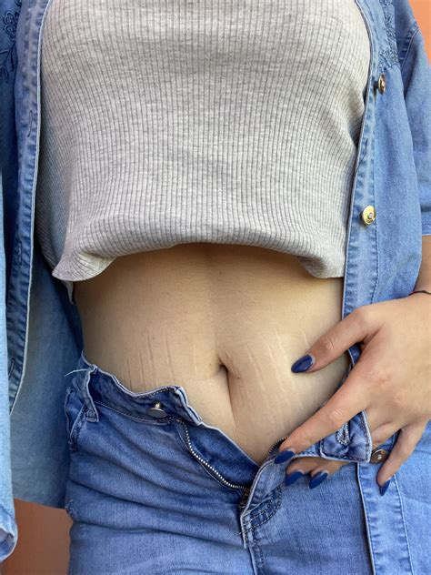 My outfit today👀 : r/midriff