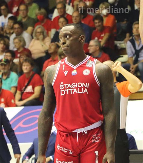 Pallacanestro Trieste Frank Gaines Saluta E Vola In Francia