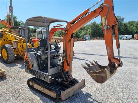 HITACHI ZAXIS ZX 16