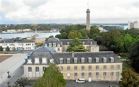 Quatorze étages sans ascenseur la galère des habitants dun immeuble