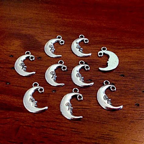 You Will Receive 25 Pieces Of This Beautiful Crescent Moon Charms