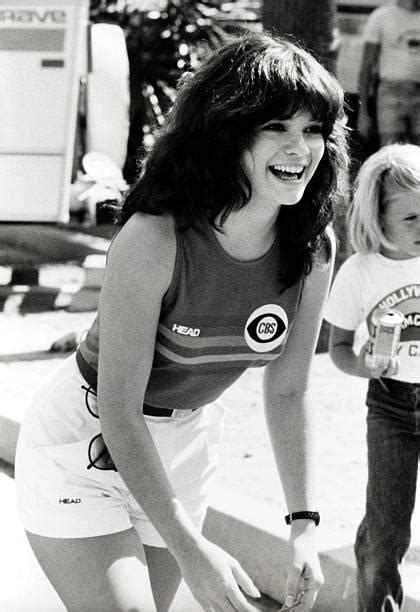 Valerie Bertinelli :: 1980s : r/OldSchoolCool