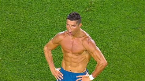 Cristiano Ronaldo Flexing