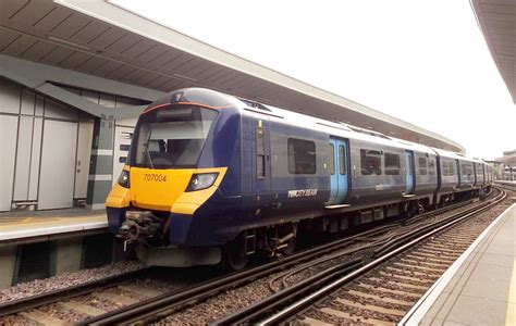 Uk Class 707 Southeastern Emu 707004 Arrives At London Bri Flickr