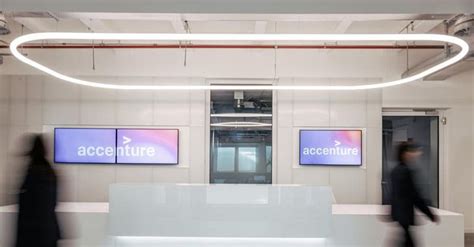 Accenture opens new headquarters in Rome: 400 new hires in the capital ...