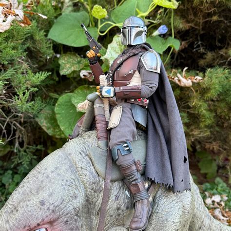Star Wars The Mandalorian Hot Toys Take A Ride On The Blurrg Side