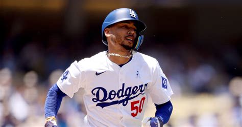 Dodgers news Mookie Betts Michael Peterson Teoscar Hernández True