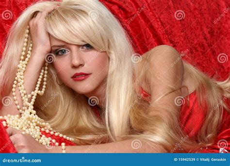 Belle fille blonde image stock Image du gens séduisant 15942539