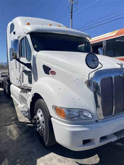 2010 Peterbilt 387 Sleeper Semi Truck - CAA Heavy Equipment