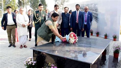 Governor Anusuiya Uikey Visits Ina Pays Tribute To Netaji Subhash