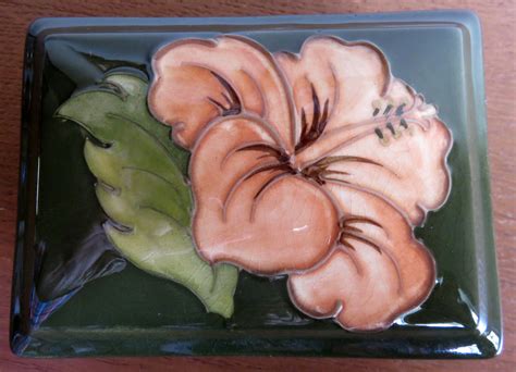 Moorcroft Coral Hibiscus On Green Lidded Box Walter Moorcroft 1968 1978