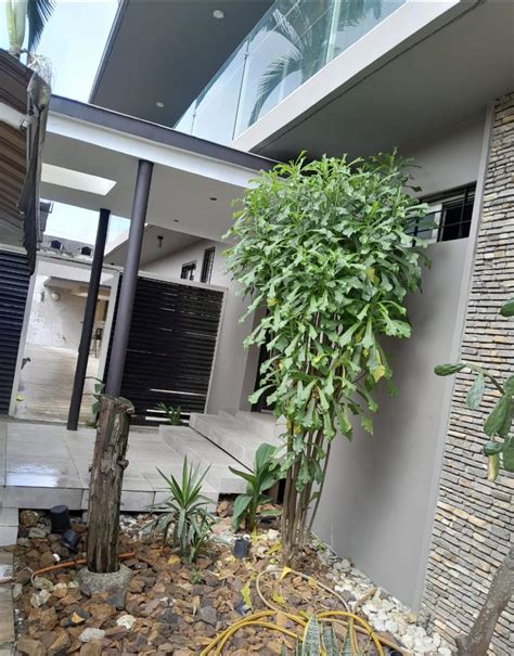 Vente maison à Abidjan Cocody Riviera de 7 pièces