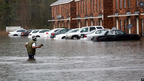 Inondations aux Etats Unis Un barrage menace de déborder dans le