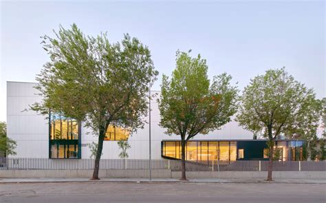 Magic Box Office Spain By Oma Octavio Mestre Arquitectos Elastiko