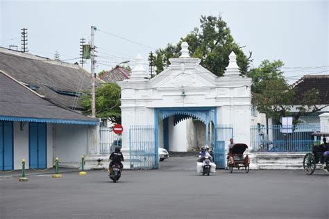 Zona Hitam Pemkot Solo Tutup Alun Alun Kidul Keraton Surakarta