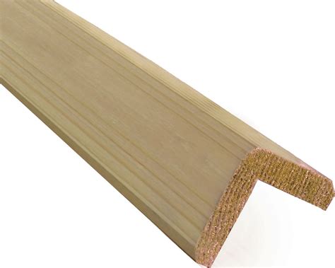 Cornière d angle sapin blanc du Nord traité classe 3 vert 58x58mm