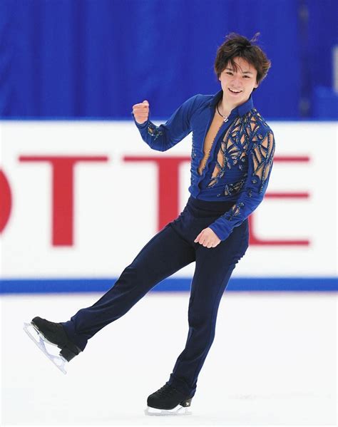 宇野昌磨は惜しくも2位 派手なガッツポーズでフィニッシュ ミスがありながらも予定変更し4回転3種類4本で着氷【フィギュア】：中日スポーツ