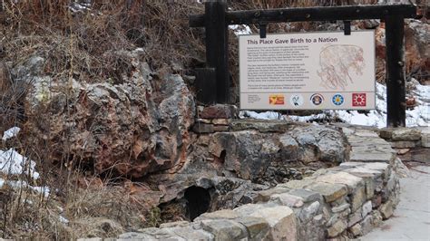 Visit Wind Caves Natural Entrance U S National Park Service