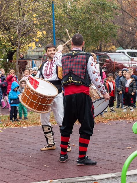 Начало - ДГ 61 Шарено петле