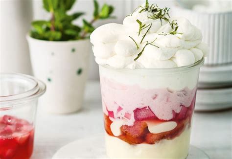 Rhabarber Schichtdessert Mit Minze Frisch Gekocht Rezept