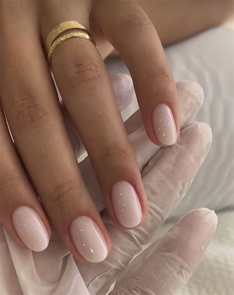 Diseño de uñas nude para cualquier ocasión in Gel nails Stylish nails Simple nails