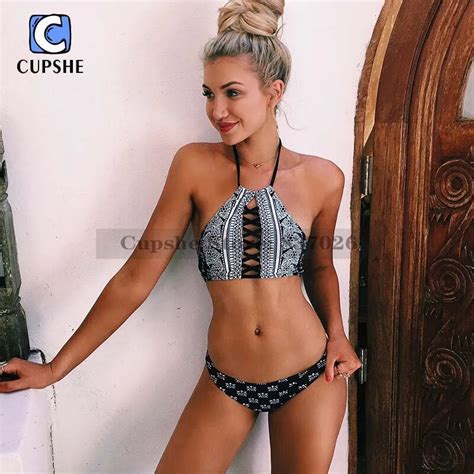 Cupshe 2016 New Arrival Hot Women Sight And Sounds Black Lace Up Halter