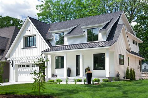 White And Black Exteriors Modern Farmhouse Exterior Exterior House